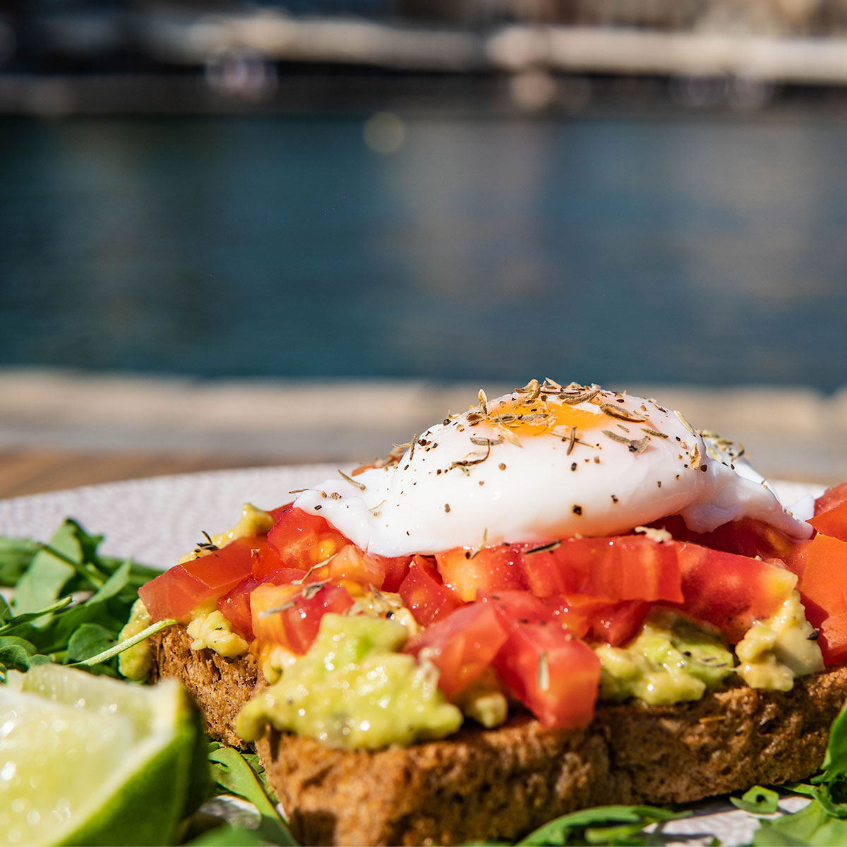 Poached egg with avocado